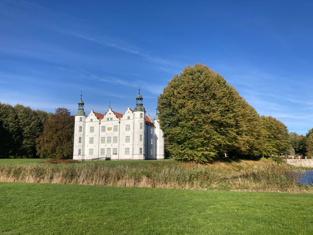 Foto zeigt das Schloss in Ahrensburg